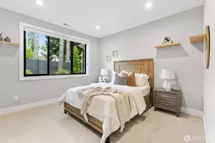 12608 NE 30th St, Bellevue, WA 98005 - Photo 29