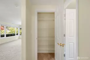 10435 SE 13th St, Bellevue, WA 98004 - Photo 19