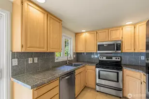 10435 SE 13th St, Bellevue, WA 98004 - Photo 17