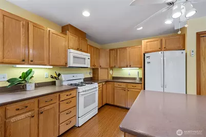 2020 Meadows Lane, Anacortes, WA 98221 - Photo 9