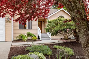 2020 Meadows Ln, Anacortes, WA 98221 - Photo 3