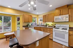 2020 Meadows Ln, Anacortes, WA 98221 - Photo 9