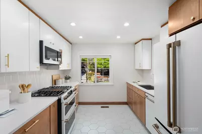 7508 30th Avenue SW, Seattle, WA 98126 - Photo 9