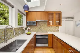 2466 Westlake Ave N, Seattle, WA 98109 - Photo 9