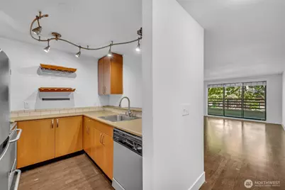 3401 Wallingford Avenue N #210, Seattle, WA 98103 - Photo 3