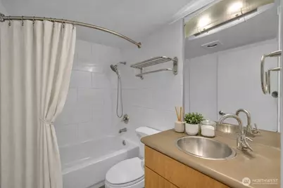 3401 Wallingford Avenue N #210, Seattle, WA 98103 - Photo 17