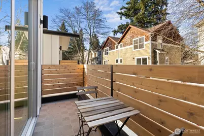 12044 Hiram Place NE #B, Seattle, WA 98125 - Photo 13