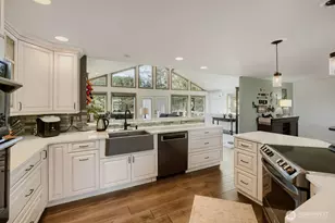 13605 SE 251st Pl, Kent, WA 98042 - Photo 9