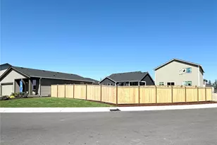 14025 198th St E, Graham, WA 98338 - Photo 3