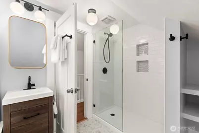 4207 SW Manning St, Seattle, WA 98116 - Photo 19