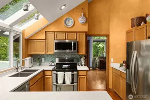 9602 NE 35th Pl, Clyde Hill, WA 98004 - Photo 15