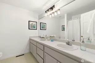 23216 SE 31st St, Sammamish, WA 98075 - Photo 31
