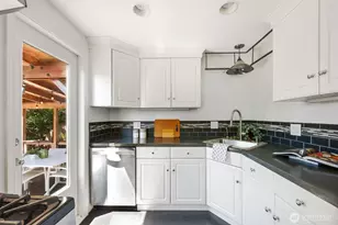 3003 NW 67th St, Seattle, WA 98117 - Photo 11