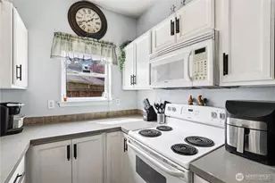 11308 6th Ave E, Tacoma, WA 98445 - Photo 9