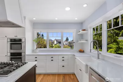 1729 41st Avenue SW, Seattle, WA 98116 - Photo 13