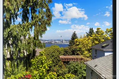 1729 41st Avenue SW, Seattle, WA 98116 - Photo 23