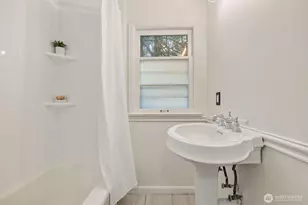 1309 N 85th St, Seattle, WA 98103 - Photo 9