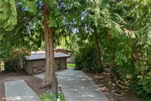 3061 NE 203rd St, Lake Forest Park, WA 98155 - Photo 1