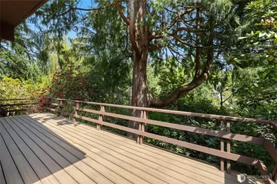 3061 NE 203rd Street, Lake Forest Park, WA 98155 - Photo 9