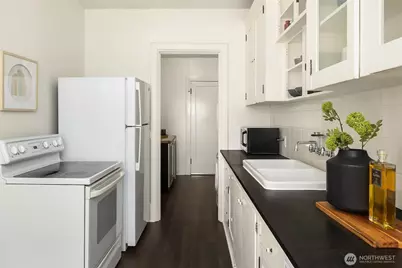 1902 Bigelow Avenue N #403, Seattle, WA 98109 - Photo 9