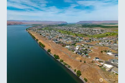 512 SW Island View, Mattawa, WA 99349 - Photo 1