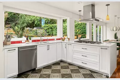 1817 220th Place NE, Sammamish, WA 98074 - Photo 9