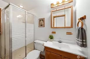 18926 NE 127th St, Redmond, WA 98052 - Photo 29
