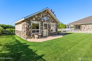 8204 Midvale Rd, Yakima, WA 98908 - Photo 3