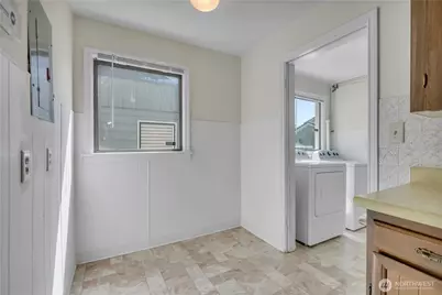 9013 11th Ave SW, Seattle, WA 98106 - Photo 13