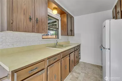 9013 11th Ave SW, Seattle, WA 98106 - Photo 11