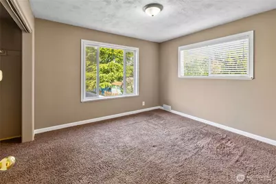 9334 E B Street, Tacoma, WA 98445 - Photo 15