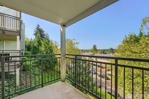 3811 130th Ln SE, Bellevue, WA 98006 - Photo 3