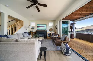 350 Porcupine Ln, Chelan, WA 98816 - Photo 15