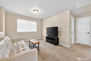 438 Riley Ct E, Enumclaw, WA 98022 - Photo 15