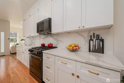 351 17th Avenue E, Seattle, WA 98112 - Photo 9