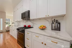 351 17th Ave E, Seattle, WA 98112 - Photo 9