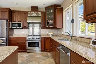 2390 SW Freund St, Oak Harbor, WA 98277 - Photo 9