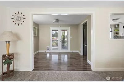 347 SE Glencoe Street, Oak Harbor, WA 98277 - Photo 9