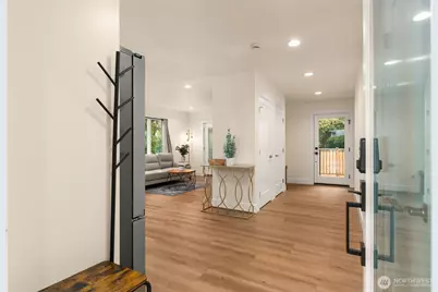 9253 6th Avenue NW #b, Seattle, WA 98117 - Photo 3