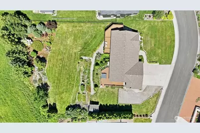 1790 Warm Springs Drive, Wenatchee, WA 98801 - Photo 3