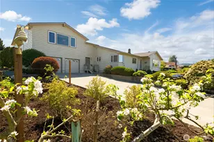 1119 Longview Ave, Anacortes, WA 98221 - Photo 3
