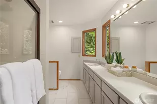 22542 NE 46th St, Redmond, WA 98053 - Photo 21