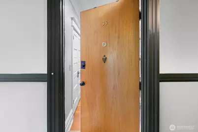 7 Harrison Street #39, Seattle, WA 98109 - Photo 5