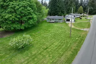 15807 Lawrence Pl SE, Yelm, WA 98597 - Photo 9