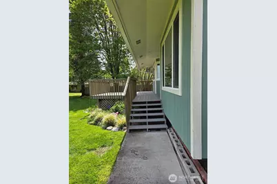 15807 Lawrence Place SE, Yelm, WA 98597 - Photo 11