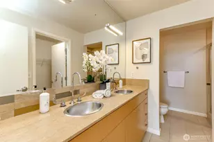 17 W Mercer St, Seattle, WA 98119 - Photo 27