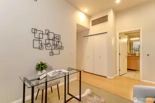 17 W Mercer St, Seattle, WA 98119 - Photo 11