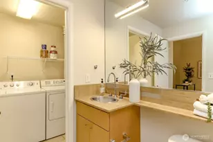 17 W Mercer St, Seattle, WA 98119 - Photo 13