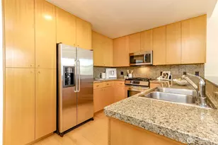 17 W Mercer St, Seattle, WA 98119 - Photo 19