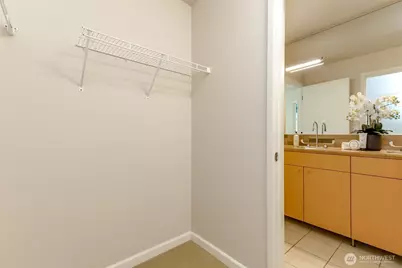 17 W Mercer Street #301, Seattle, WA 98119 - Photo 31